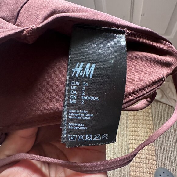 H & M SWIM/ TOP - Picture 3 of 5